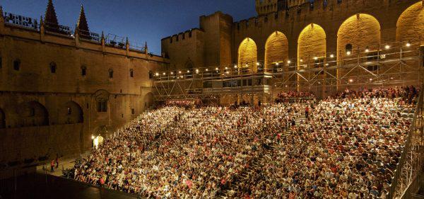 Guide du festival d'Avignon: histoire, programmation et activités